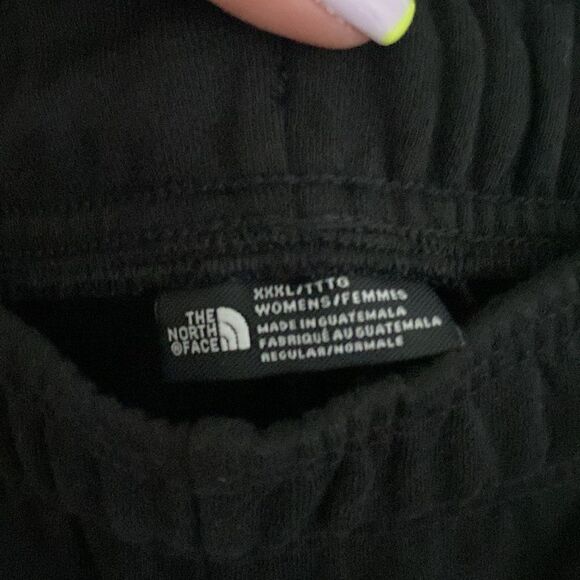 NWT-The North face- relaxed fit evolution short-black- Size 3XL - Picture 4 of 8